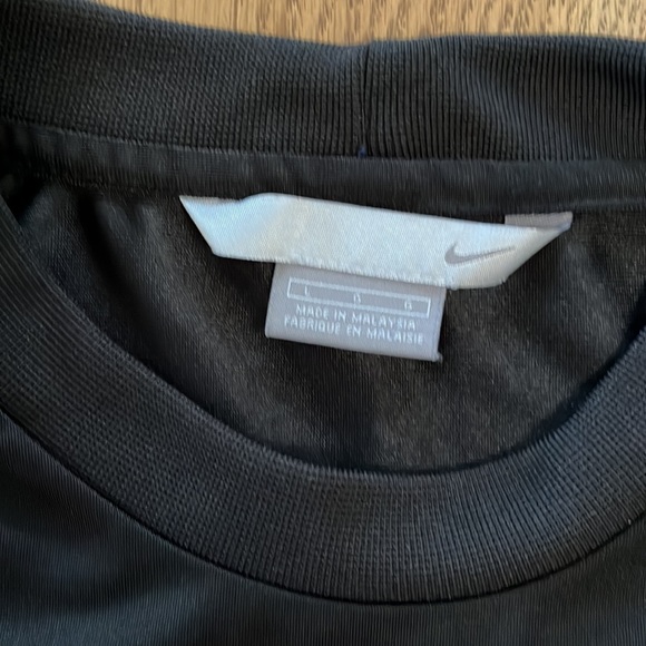 Vintage Black With Silver Stripe CENTER SWOOSH Nike Tank Top PERFECT CONDITION - Picture 2 of 3